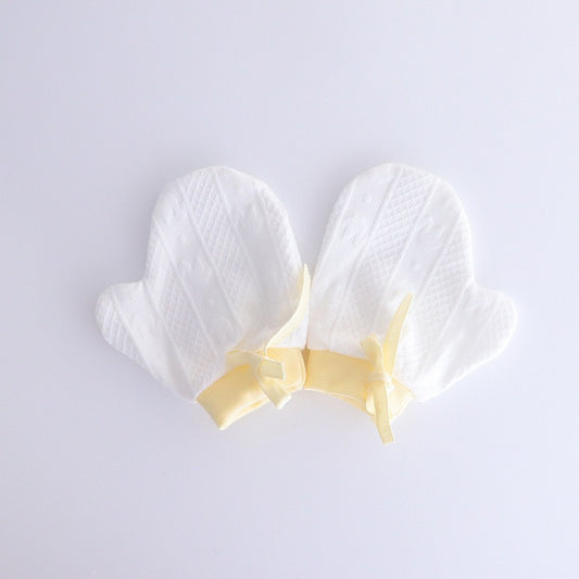 Newborn Anti-Scratch Mittens – Designed with an adjustable tie for a gentle and secure fit.